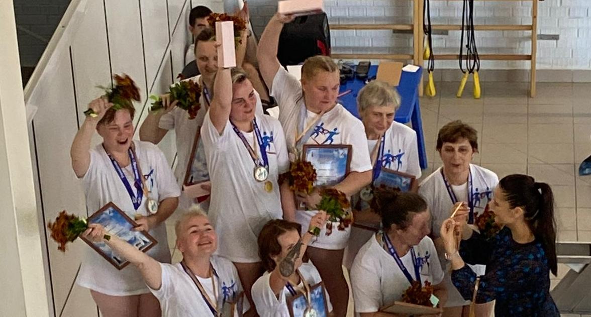 Мама! Давай!: в Ярославле прошли первые соревнования по плаванию среди женщин с онкологией