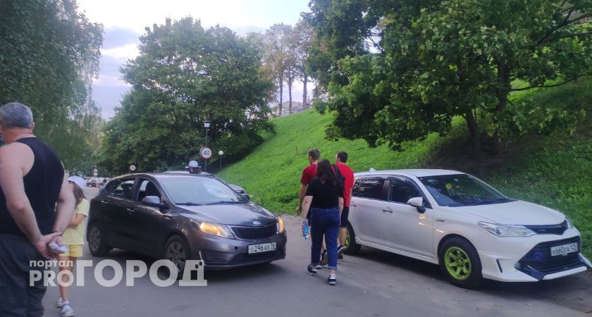  В Ярославле с 8 сентября запретят парковку машин на Волжской набережной