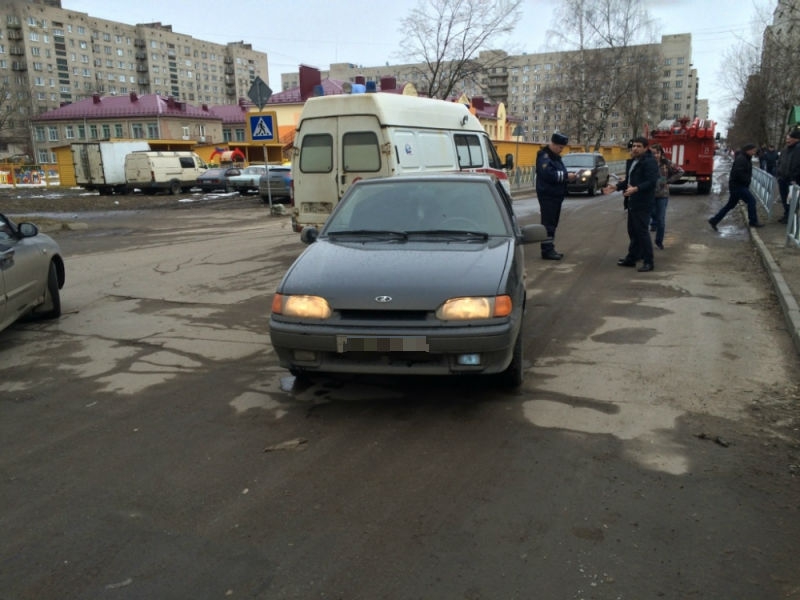 Под Ярославлем водитель «ВАЗа» сбил пешехода на перекрестке