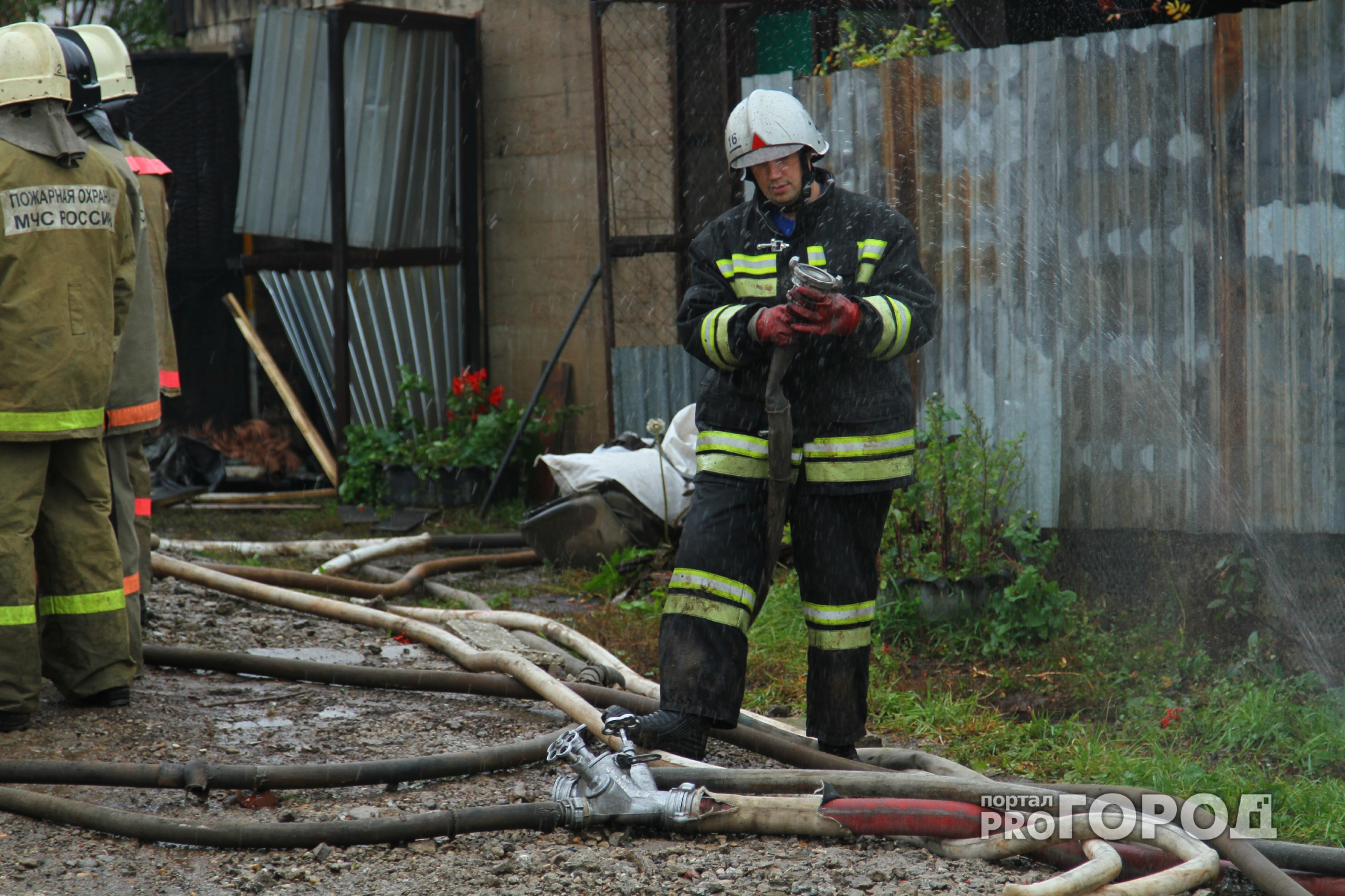 В Ярославской области в ночном пожаре пострадал человек