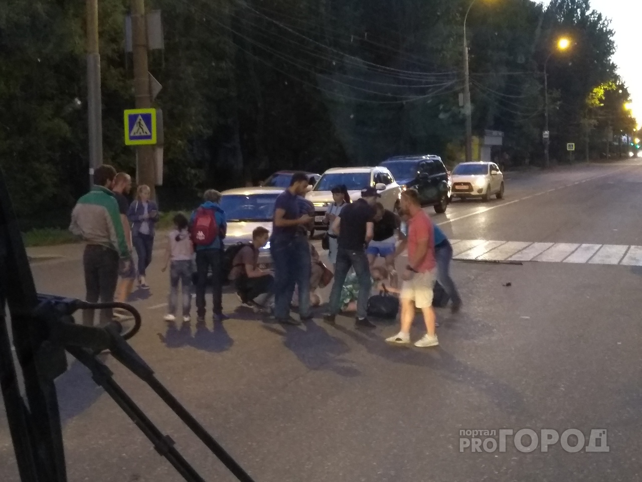В Ярославле легковушка сбила 5-летнего ребенка с родителями: кадры