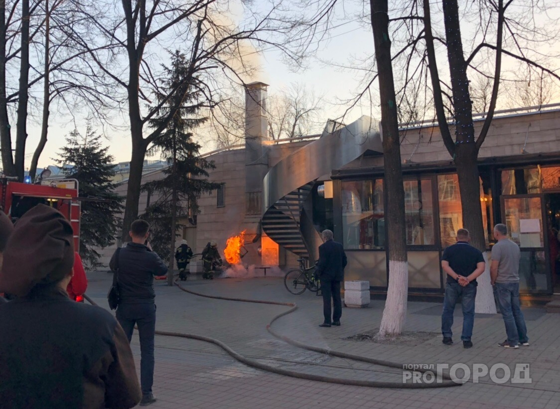 "Полыхало у нас на глазах": подробности пожара в известном ярославском ресторане
