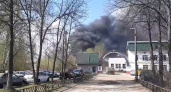 "Нехило так горит": в Ярославле случился пожар на заводе