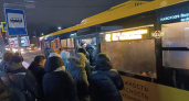 "Попади на работу живым": ярославцы негодуют из-за давок в автобусах и несоблюдения расписанию