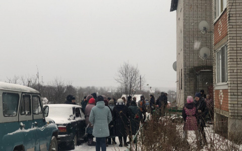 Трое младенцев сгорели в Ярославле: онлайн-трансляция с места трагедии