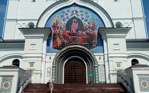 "Храм, как слон": фотограф высмеял главный собор Ярославля, оплаченный москвичами
