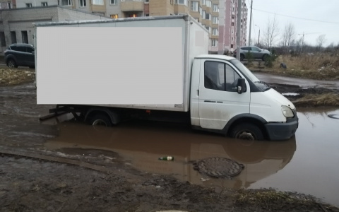 "Город уходит под воду": ярославцы обнаруживают свои затонувшие машины