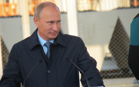 Путин подписал новый указ: сколько получат семьи с детьми на изоляции