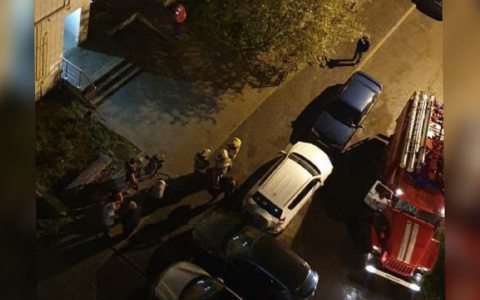 "Учуял утечку в полночь": ночью в Брагино толпы спасателей эвакуировали жильцов