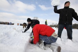 В Ярославской области построили самую большую в России снежную крепость