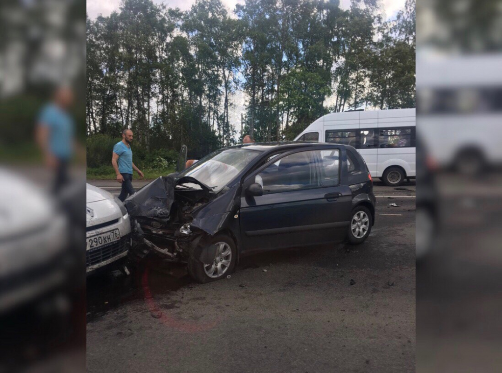 Авария на тутаевском шоссе ярославль сегодня. Автокатастрофе в Тутаеве. Авария Тутаев Ярославль.
