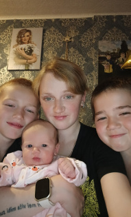 Виктория и дети Владислав, Артём и Дарина 