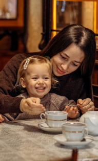 Полина и Есения