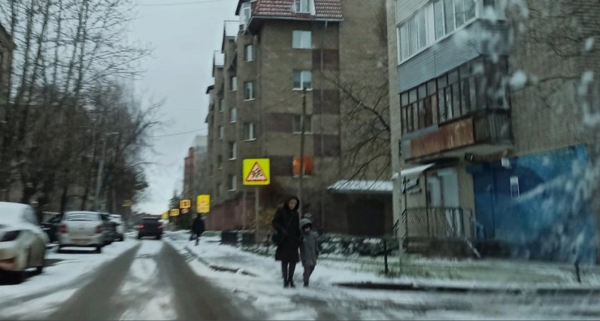 «Ребенок спит в кофте»: жители Ярославской области поголовно замерзают в квартирах