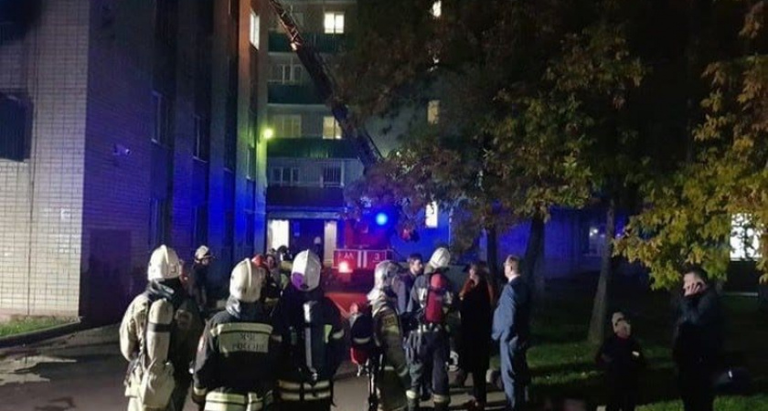 В Ярославле эвакуировали студентов ЯГТУ: подробности пожара в общежитии