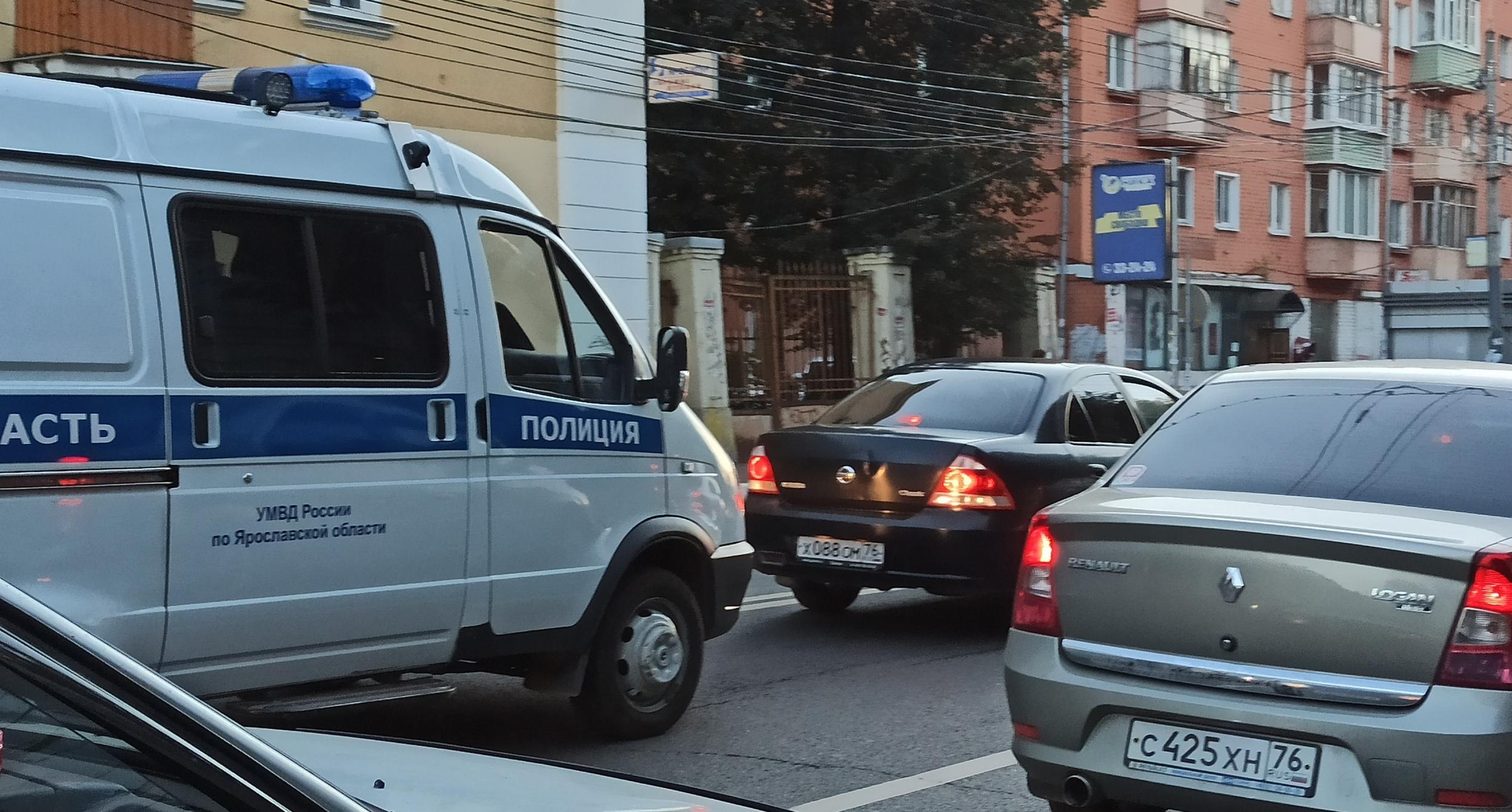 Переломанный ребенок плакал: в Ярославле Форд проехался по мальчику