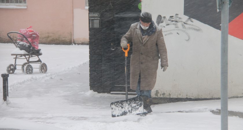 Ярославцы поставили коммунальщикам оценку за уборку снега