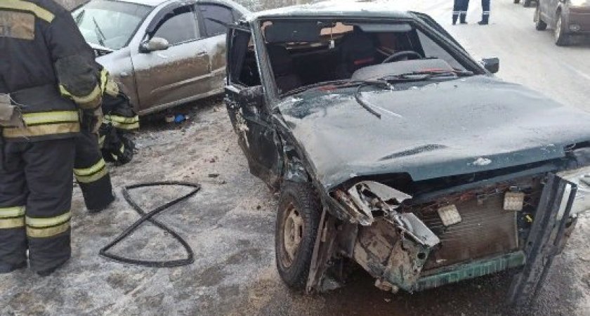 Вытаскивали из покореженной машины: подробности аварии под Ярославлем