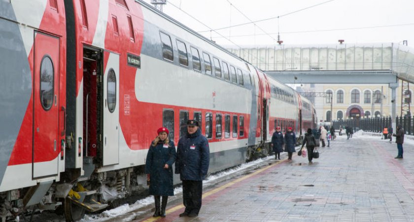 Под Ярославлем сломался современный поезд: десятки людей остались на холоде