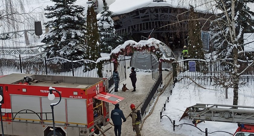 Огонь перекинулся на соседние помещения: что известно о пожаре в клубе "Мед"