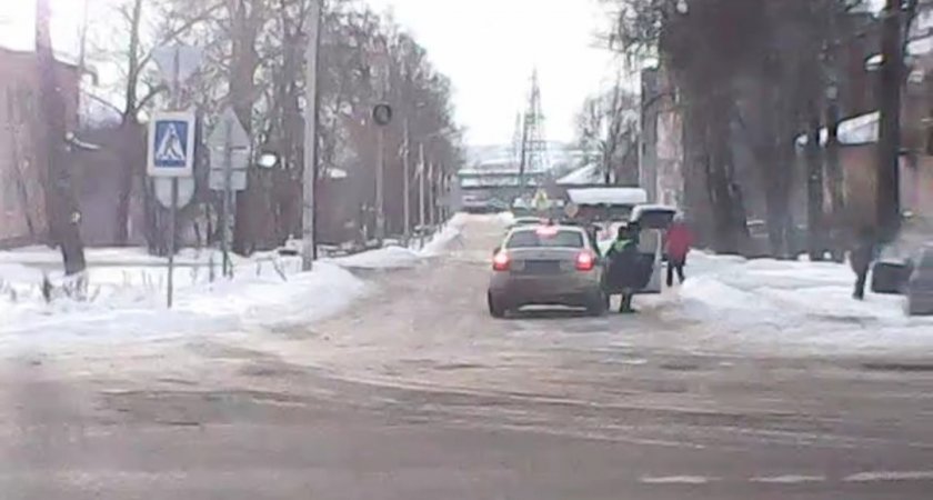 Водитель-лихач устроил гонки с полицией под Ярославлем