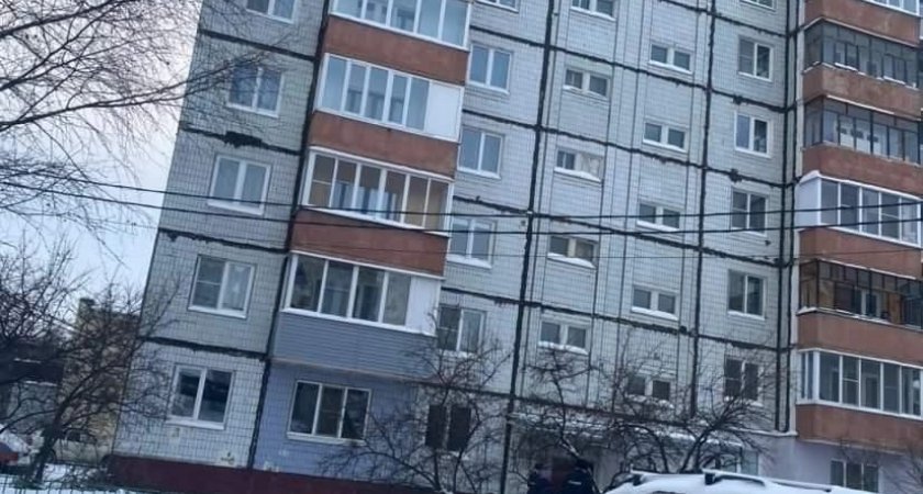 В Ярославле мужчина выпал с седьмого этажа