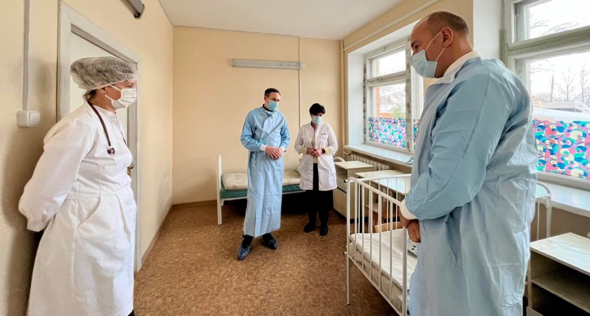 Дело во врачах: назвали главную причину очередей в поликлиниках Ярославля 