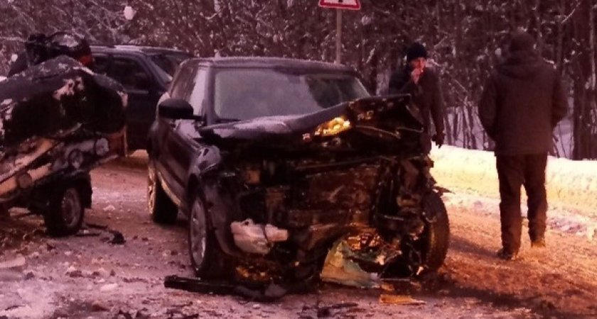 "Перед смертью он походил": спасавшие людей водители о кошмарном ДТП под Ярославлем