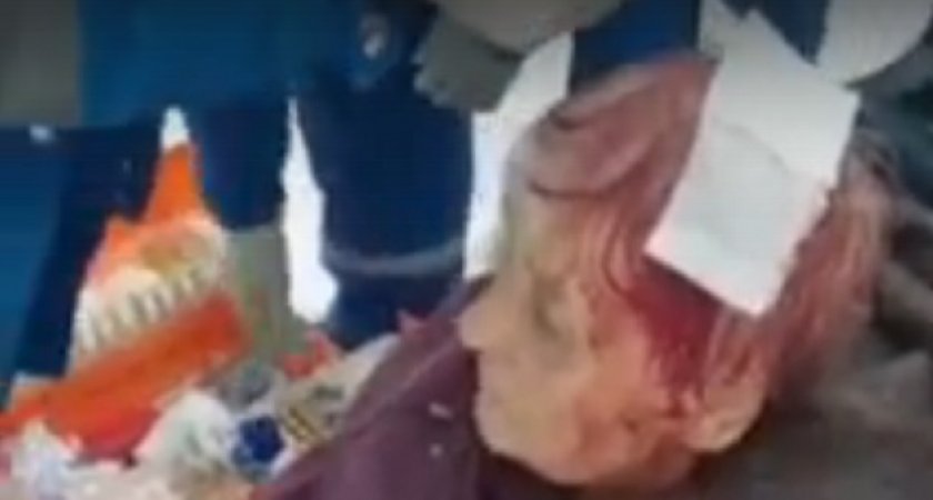 Размозжило всю голову: на 91-летнюю женщину из Ярославля упала груда льда