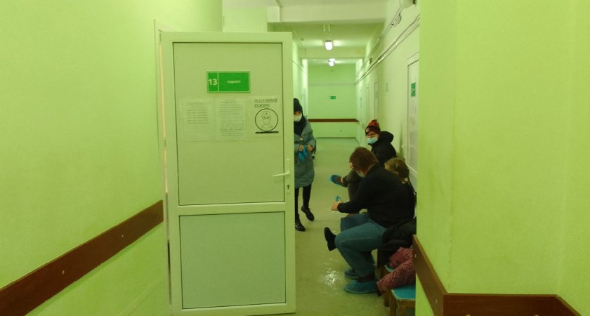 Ярославна с больным ковидом ребенком пятый день ждет врача