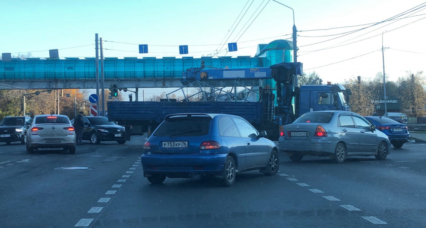  Московский проспект встал из-за серьезной аварии