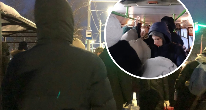 В 20-градусные морозы ярославцы часами мёрзнут на остановках из-за транспортной реформы