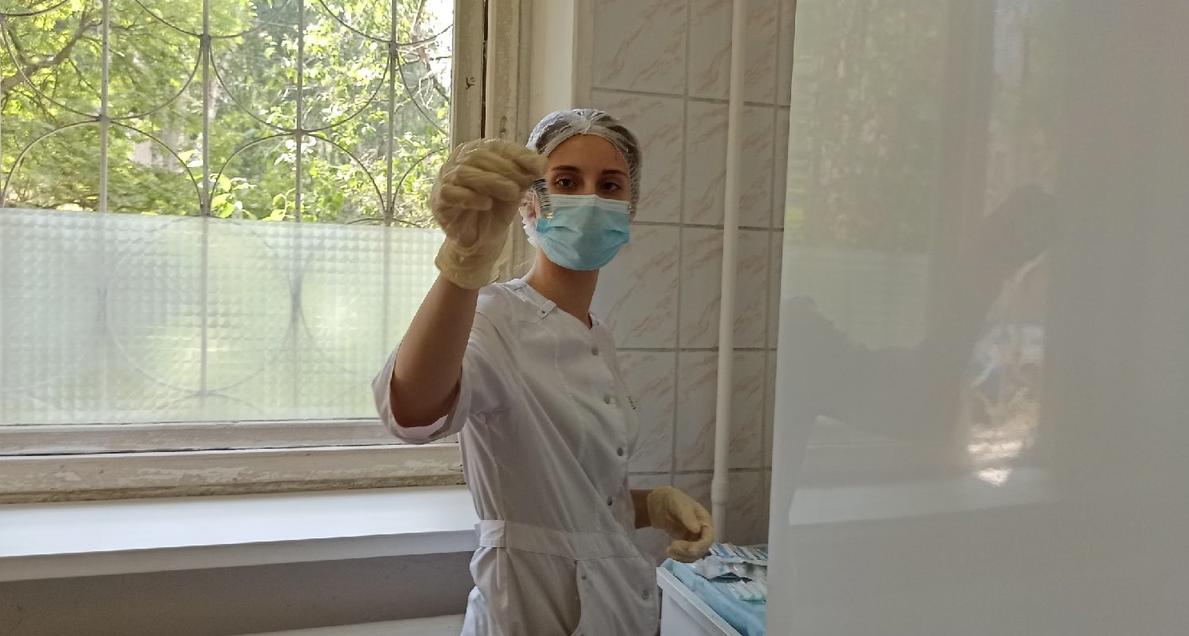 "Перепутала ампулы": в Ярославле медсестра вколола несколько доз вакцины от ковида 