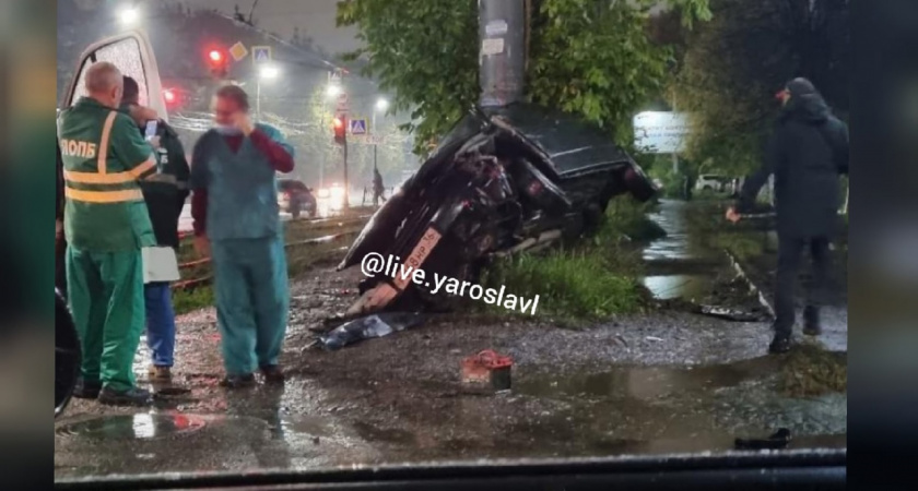 От машины остались одни обломки: подробности жесткой аварии в центре Ярославля