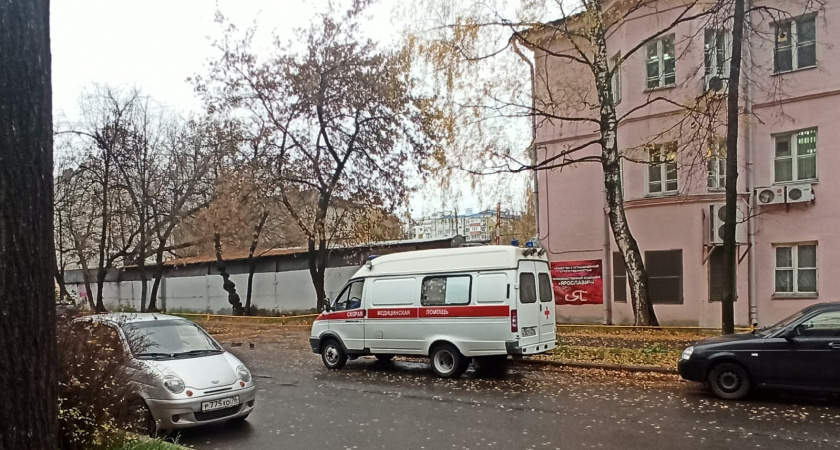  В Ярославле грузовик переехал молодого мужчину