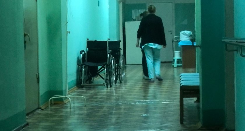 «Маму заразили — умерла»: ярославцы массово жалуются на коронавирус в областной больнице 