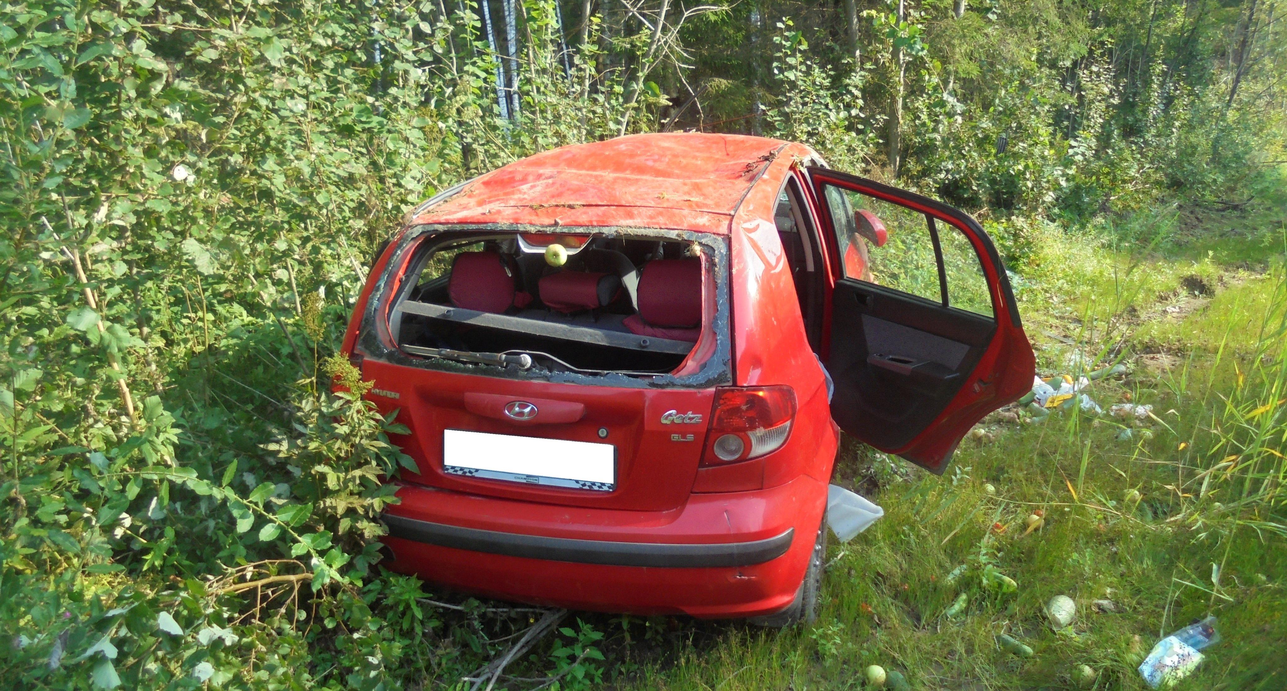 Куски машины отваливались на ходу: в аварии под Ярославлем покалечился  водитель .