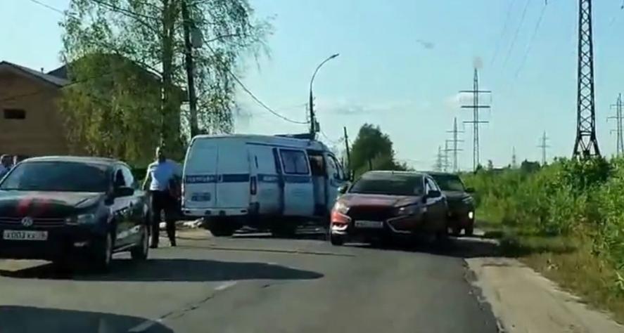 Три трупа в машине: назвали причину смерти двух девушек и мужчины в Ярославле
