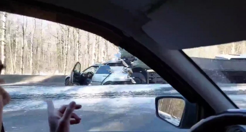 В столкновении с фурой под Ярославлем погиб мужчина