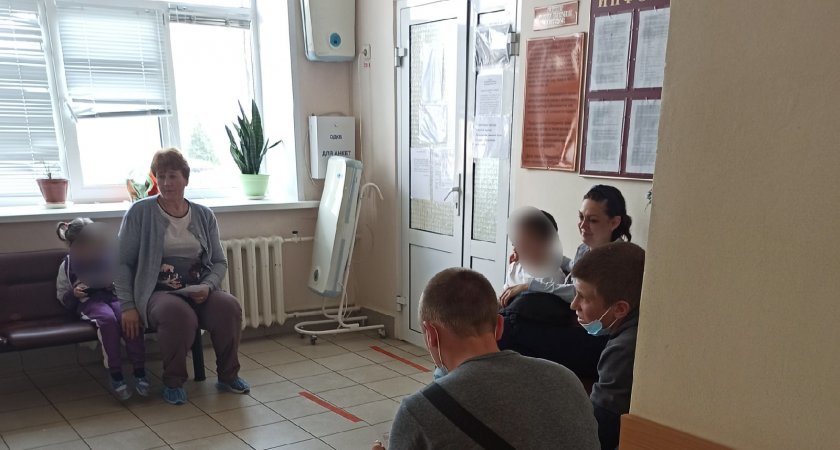 «Ребенок дрожит от холода»: ярославцы о ледяных кабинетах детской поликлиники
