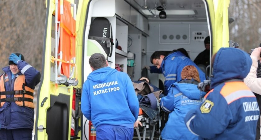 В ДТП с грузовиком и легковушкой пострадал ярославец