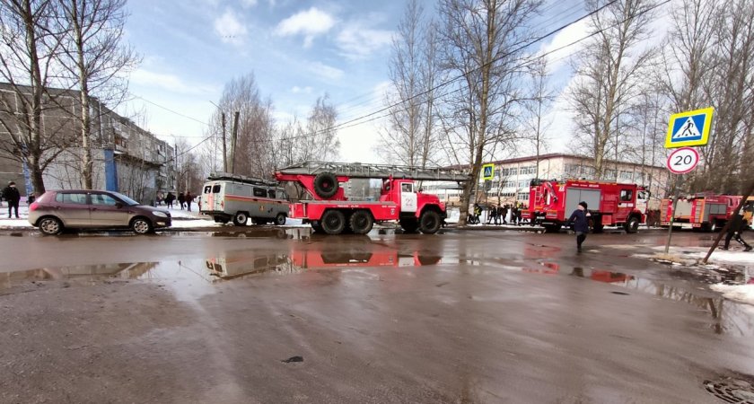 «Детям не дали забрать вещи»: в Ярославской области экстренно эвакуировали школу