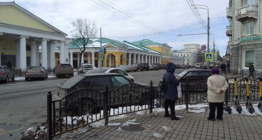 В центре Ярославля запретят ставить автомобили в выходные