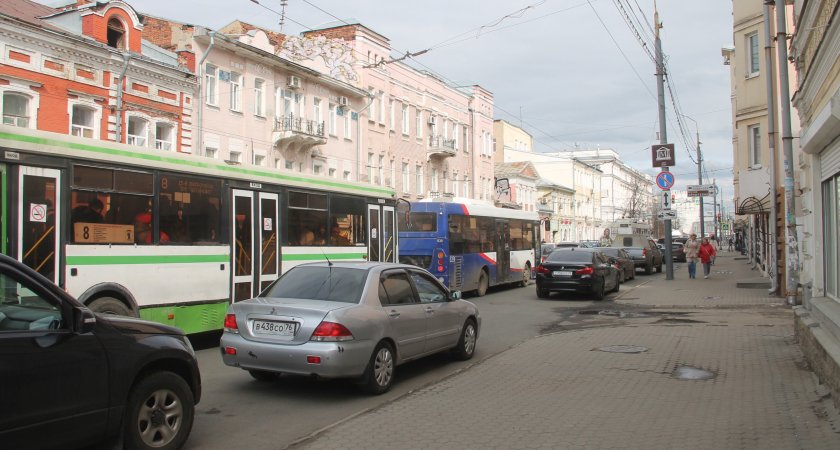 В центре Ярославля с 15 мая водителям запретят парковаться