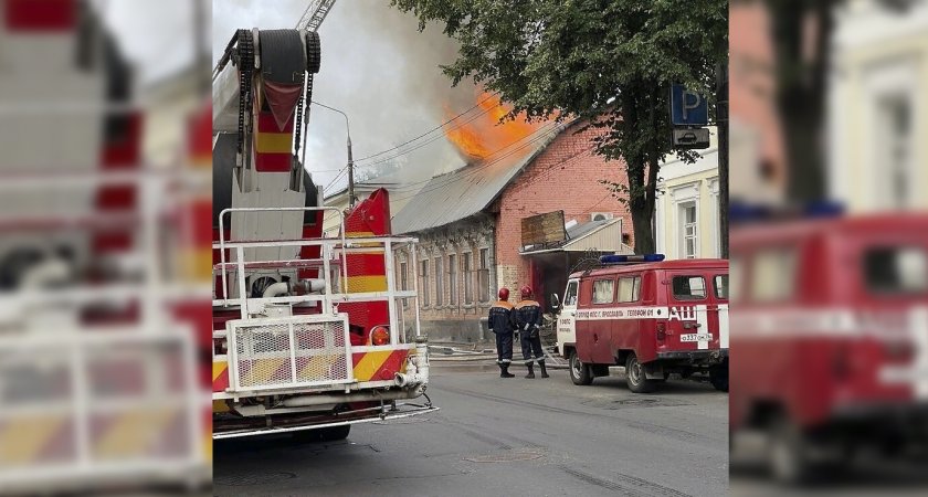 На улице Собинова горит бордель