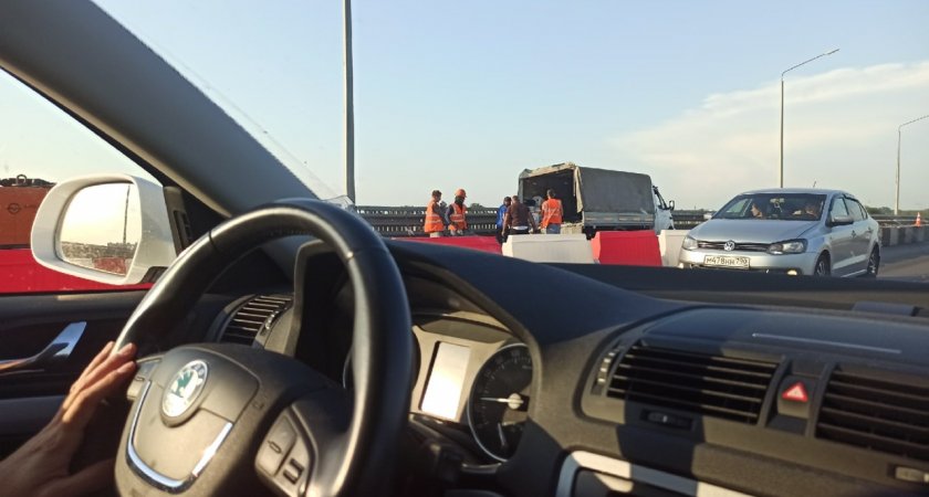 «Люди в обморок падают»: ярославцы требуют построить третий мост через Волгу