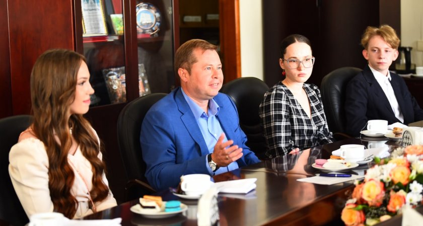 Заместитель мэра Ярославля Илья Мотовилов встретился со стобальниками 