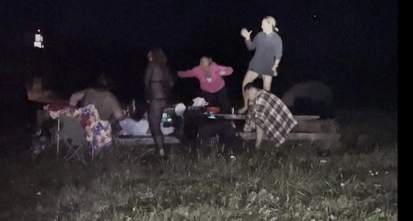 "На глазах детей избивали пожилую женщину": туристка о пьяных разборках у озера Плещеево 