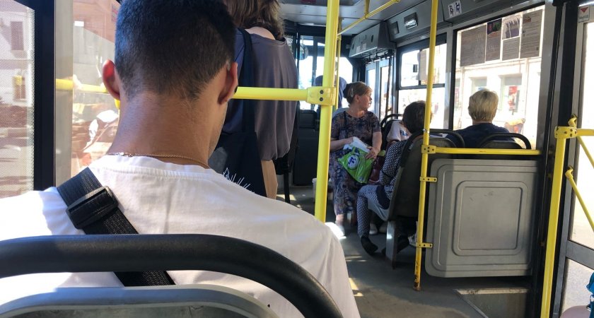 В Ярославле водитель автобуса заставил женщину платить за детскую коляску 