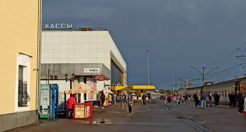 Из-за беженцев из ЛНР и ДНР в Ярославле у вокзала запретят останавливать авто